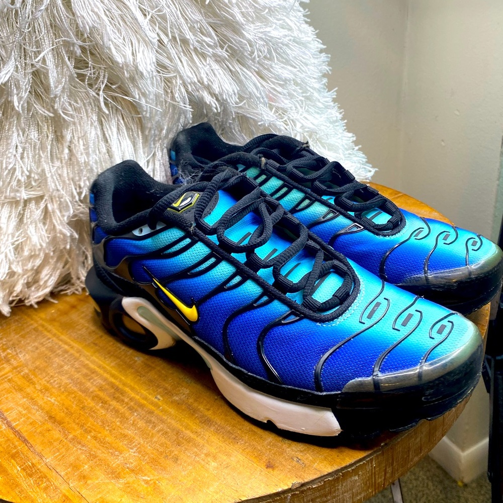 AirMac plus Hyper Blue 2018